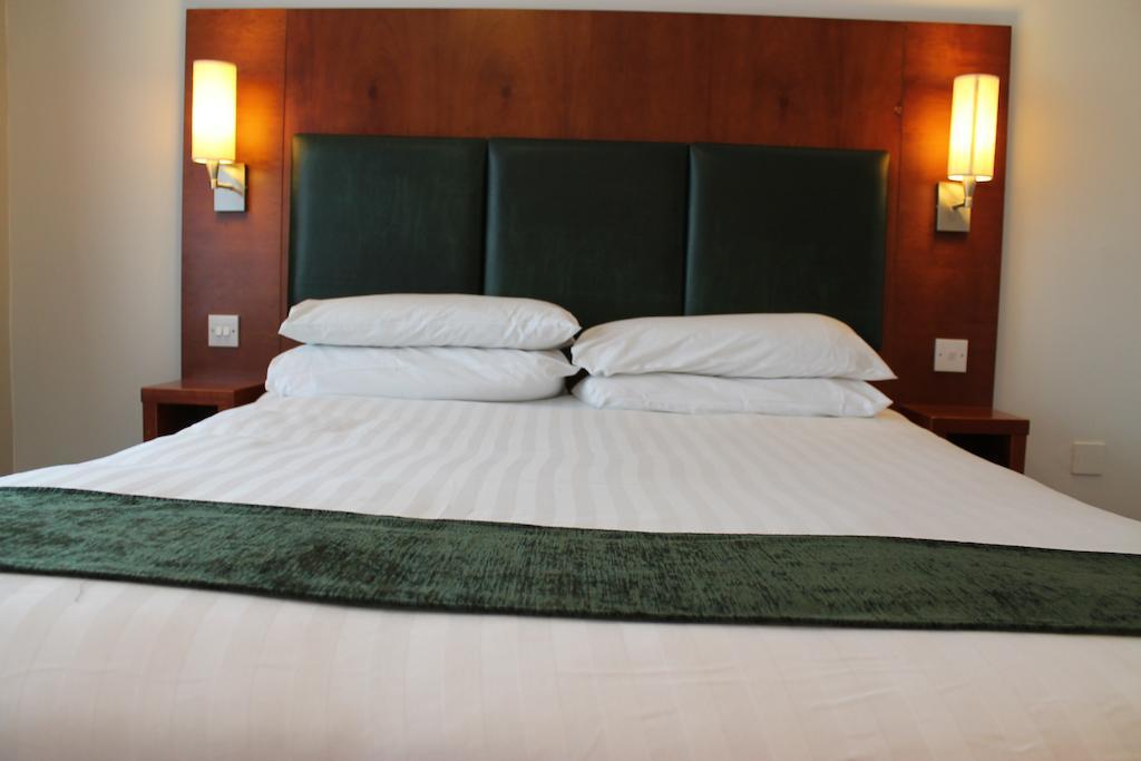 The Villa Express Kirkham  Room photo